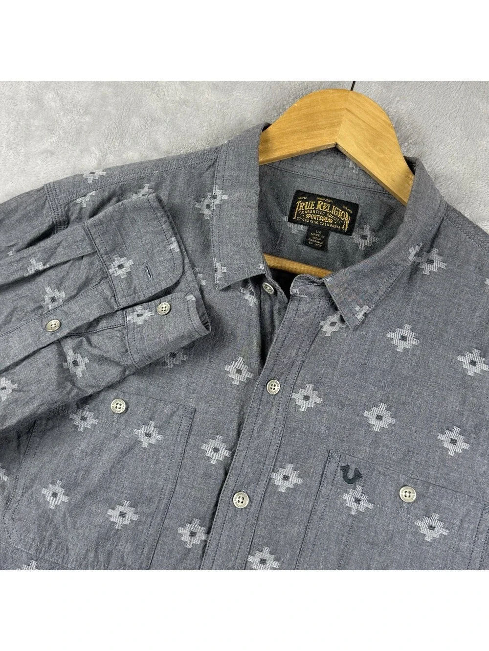 True Religion Gray Geometric Jacquard Button Up Shirt Dual Pocket Men’s L Y2K